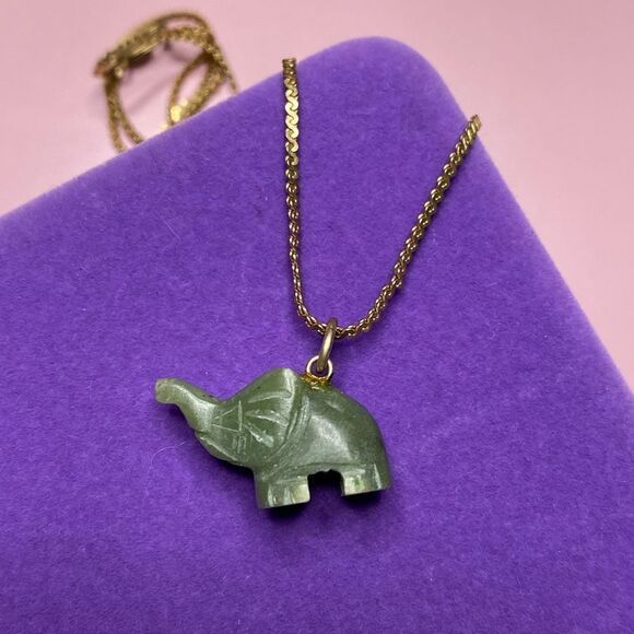 Jewelry - 💛 Vintage 14k Gold Filled Green Jade Carved Elephant Necklace